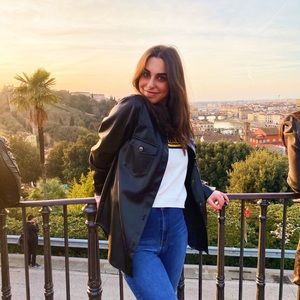 Meet your Posher, Hallie